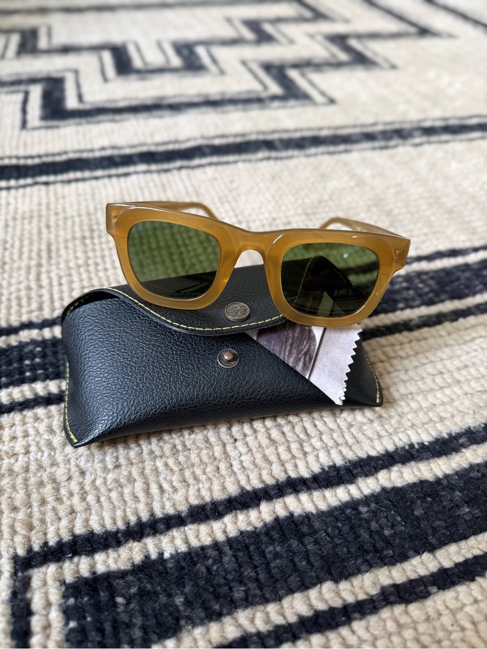 MOSCOT FRITZ Sunglasses - Like New